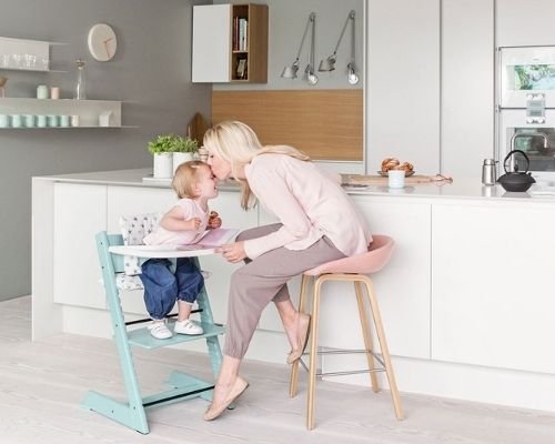 Trona Stokke Tripp Trapp ergon&oacute;mica y ajustable para el crecimiento del beb&eacute;